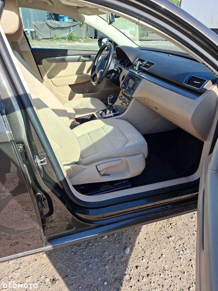 Volkswagen Passat 2.0 TDI Comfortline - 7