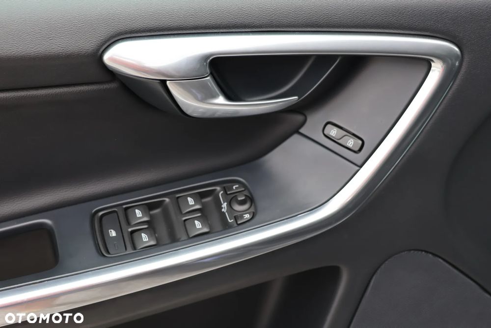 Volvo XC 60 D4 Drive-E Kinetic - 17