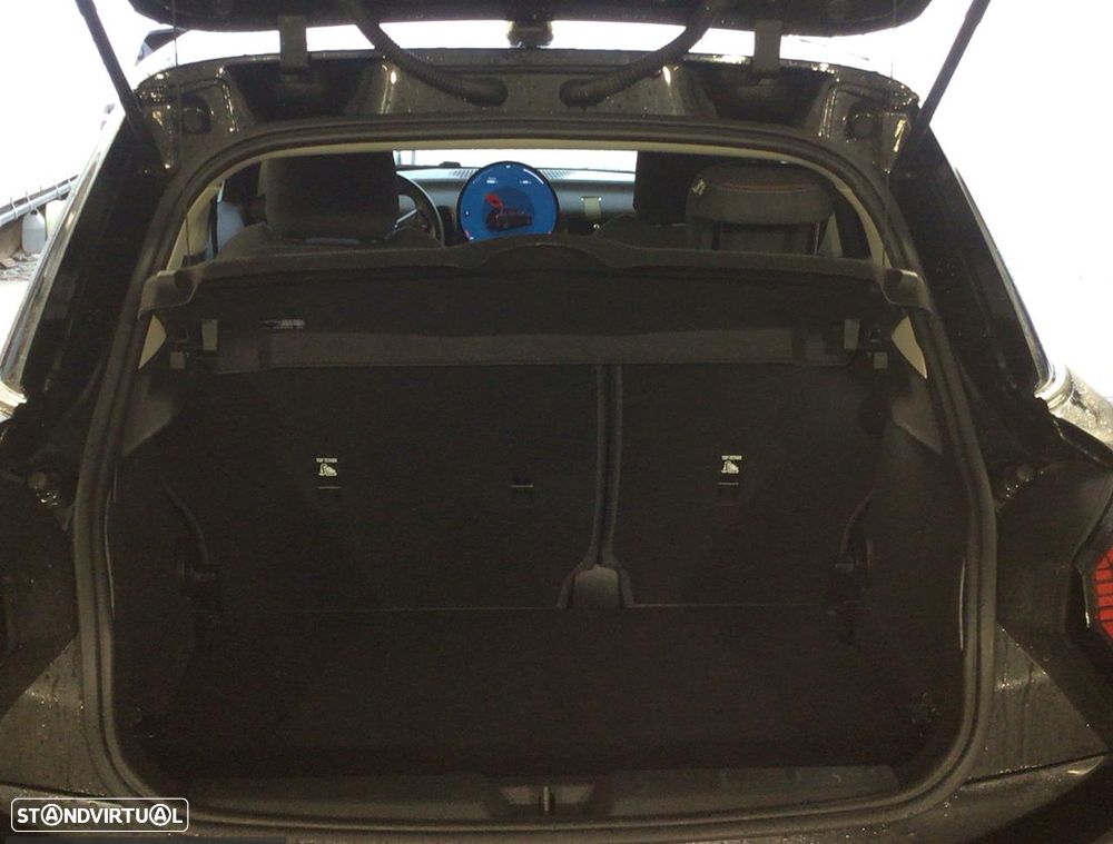 MINI 5 Portas Cooper Premium Essential Auto - 11