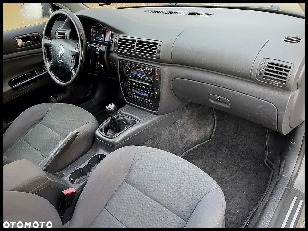 Volkswagen Passat - 27