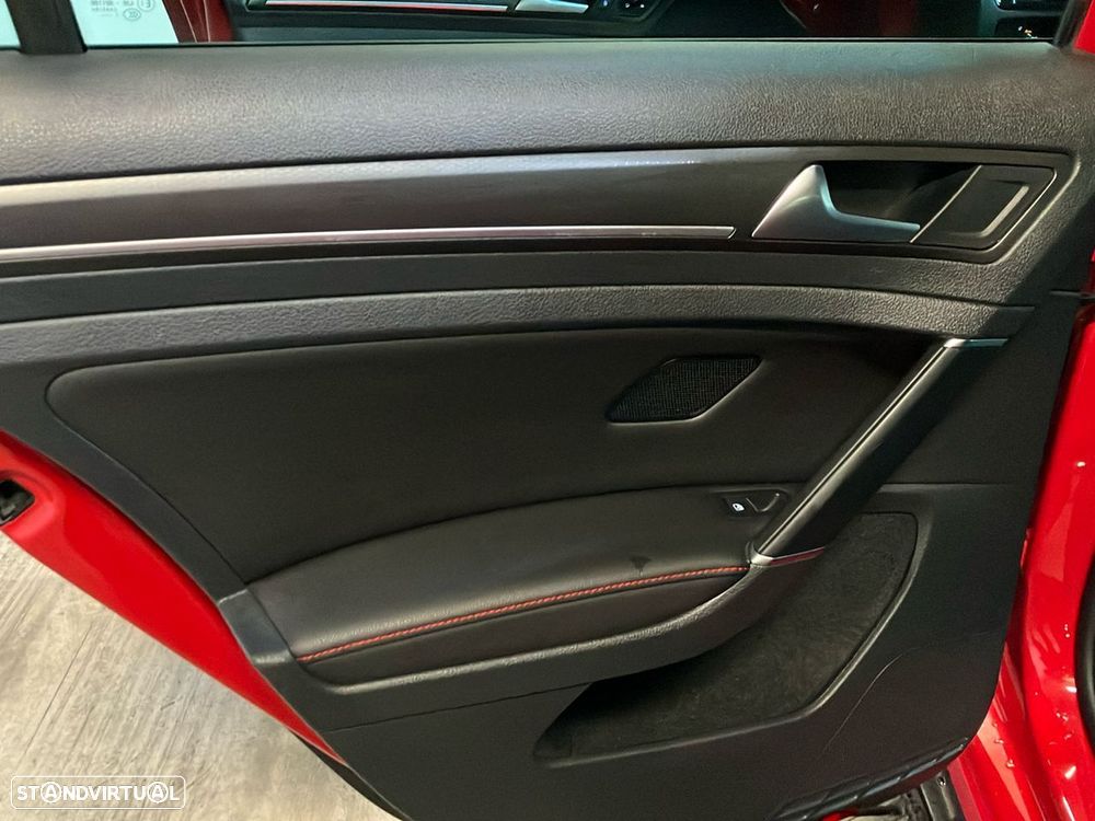 VW Golf 2.0 TSI GTI DSG Performance - 22