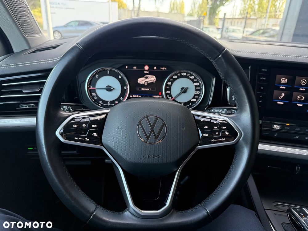 Volkswagen Touareg - 25