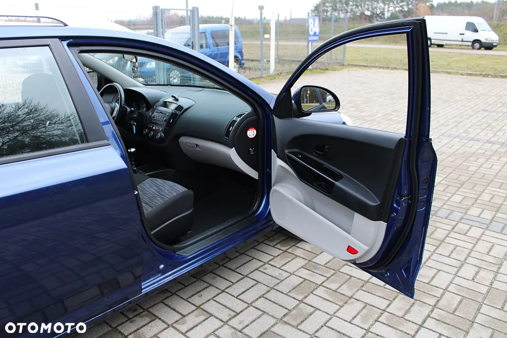 Kia Ceed - 26