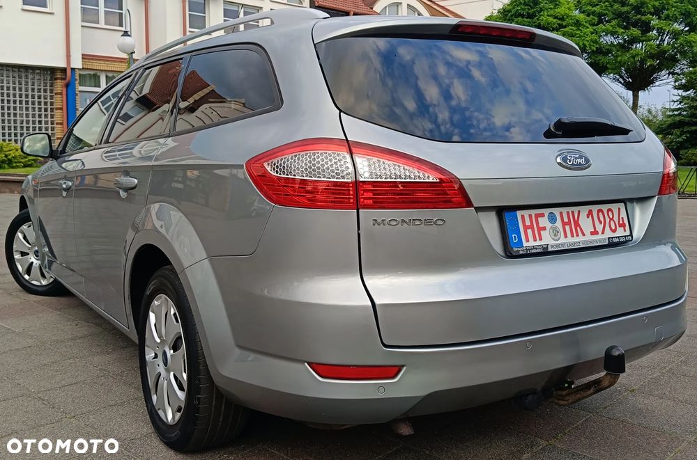 Ford Mondeo 2.0 Ambiente - 23