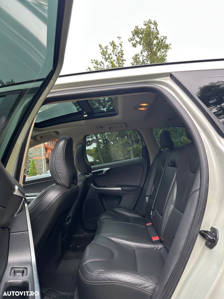 Volvo XC 60 D5 AWD RDesign - 13