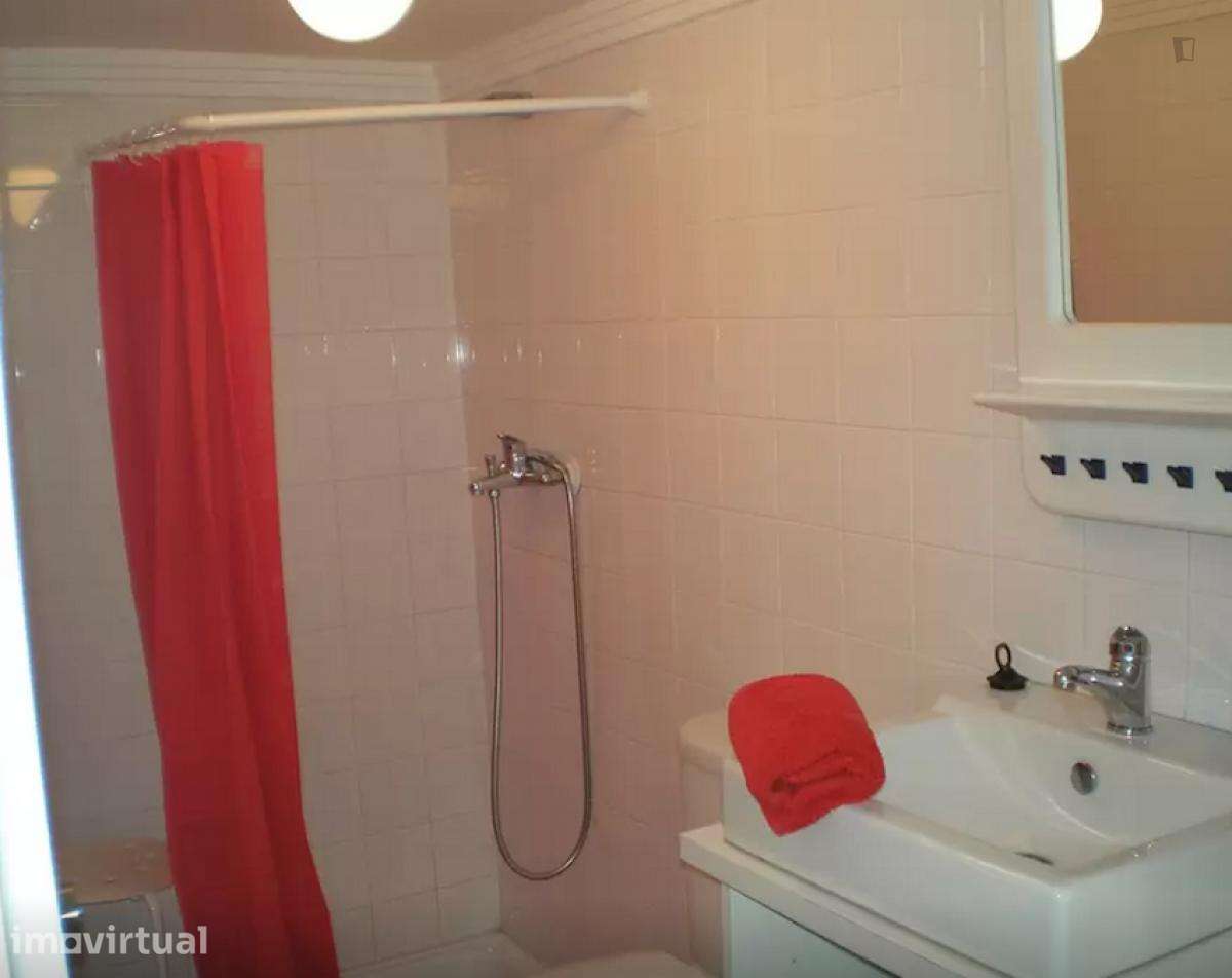 Apartamento com 1 quartos - localizado em Sé Lisbon - Grande imagem: 3/18