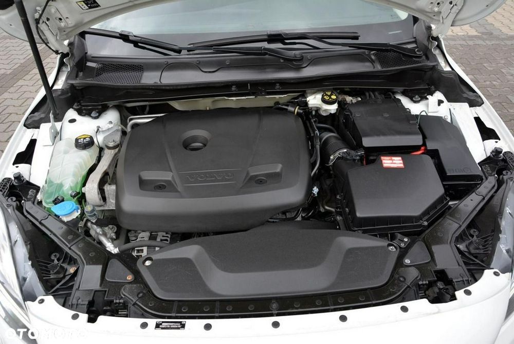 Volvo V40 T3 Geartronic Summum - 37