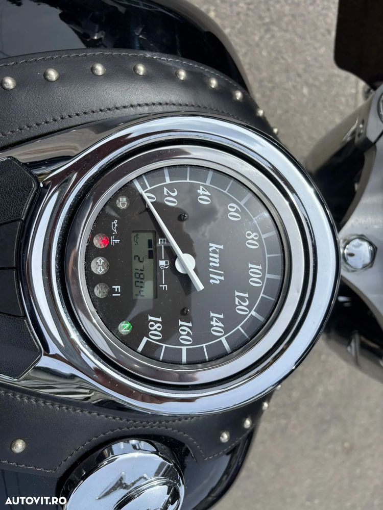 Suzuki VL 800 Volusia - Boulevard C50 - 18