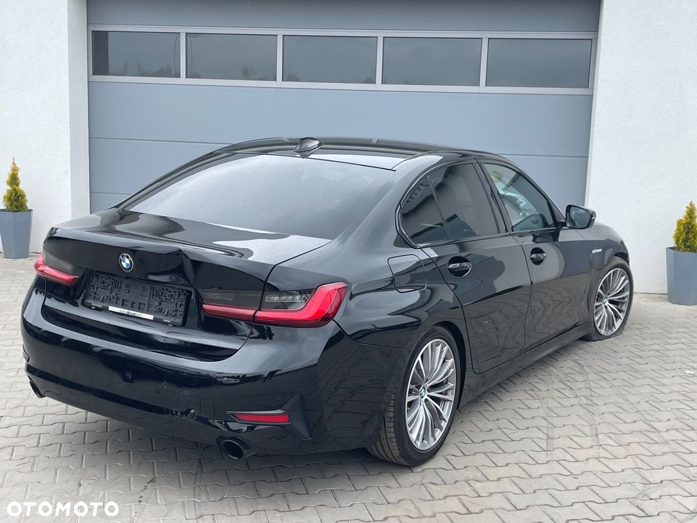 BMW Seria 3 330d Luxury Line sport - 3
