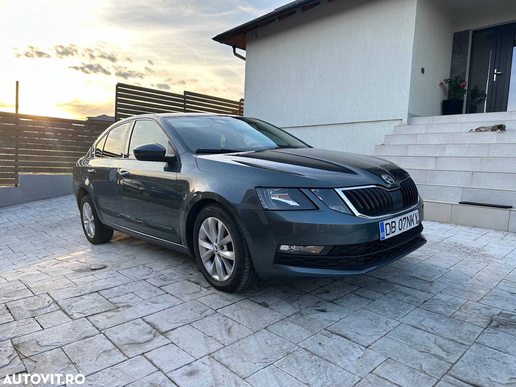 Skoda Octavia Combi Diesel 1.6 TDI Style - 2