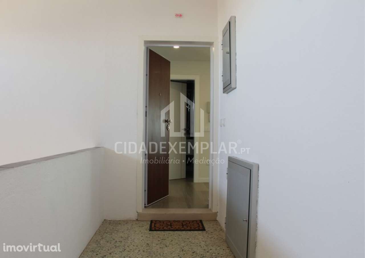 VENDE-SE PENTHOUSE DE LUXO – COMO NOVO - 1. ª Linha da Praia da Rocha - Grande imagem: 2/36