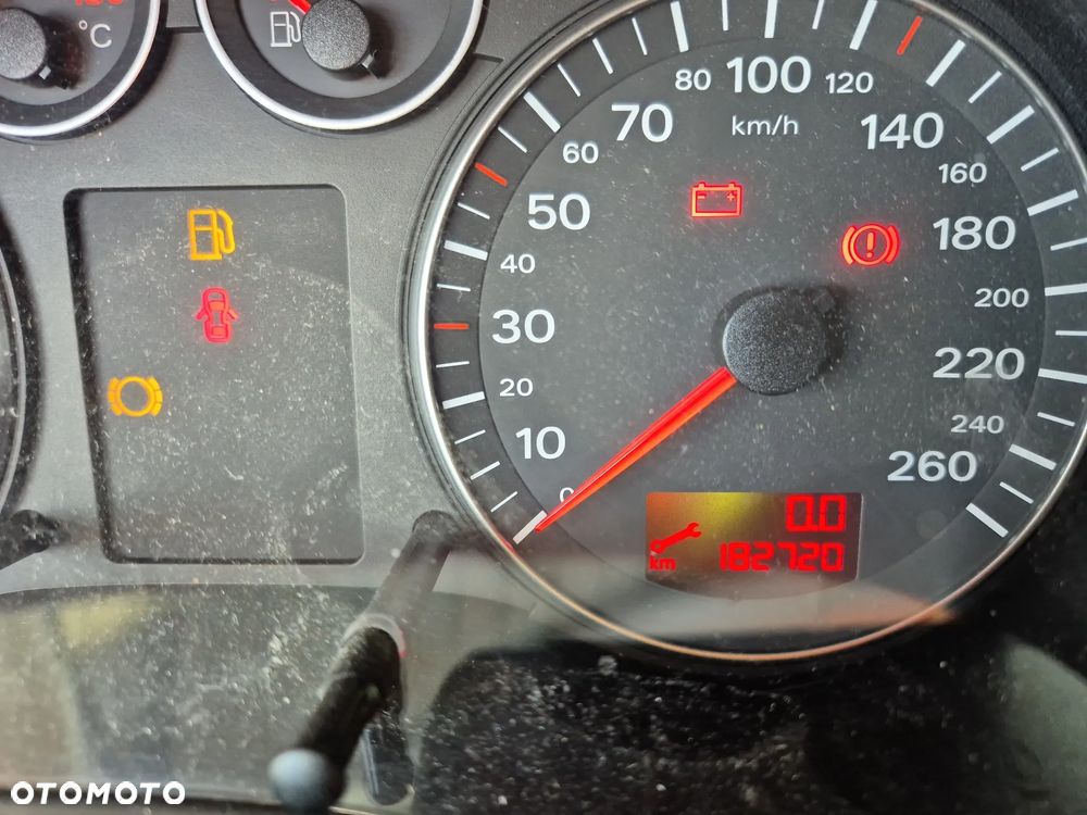 Audi A3 3-drzwiowe 1.6 Attraction - 10
