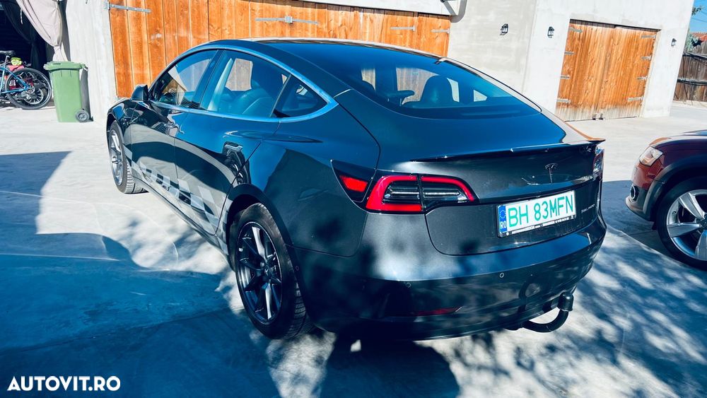 Tesla Model 3 - 12