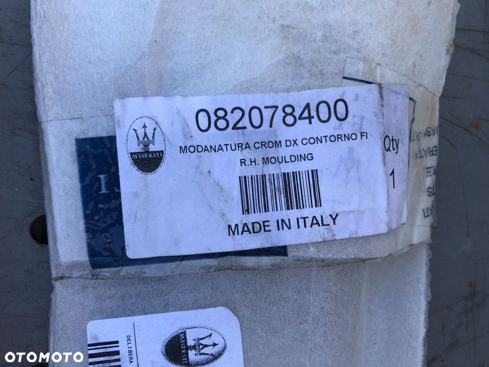 Maserati Granturismo listwa dachowa prawa - 2