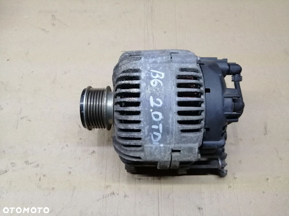 Volkswagen Passat B6 2.0 TDi alternator Valeo 180A 021903026L TG17C019 - 1