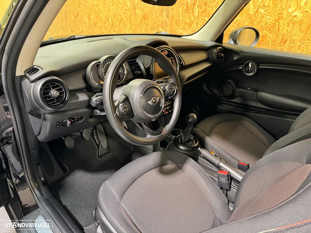 MINI 3 Portas One D - 17