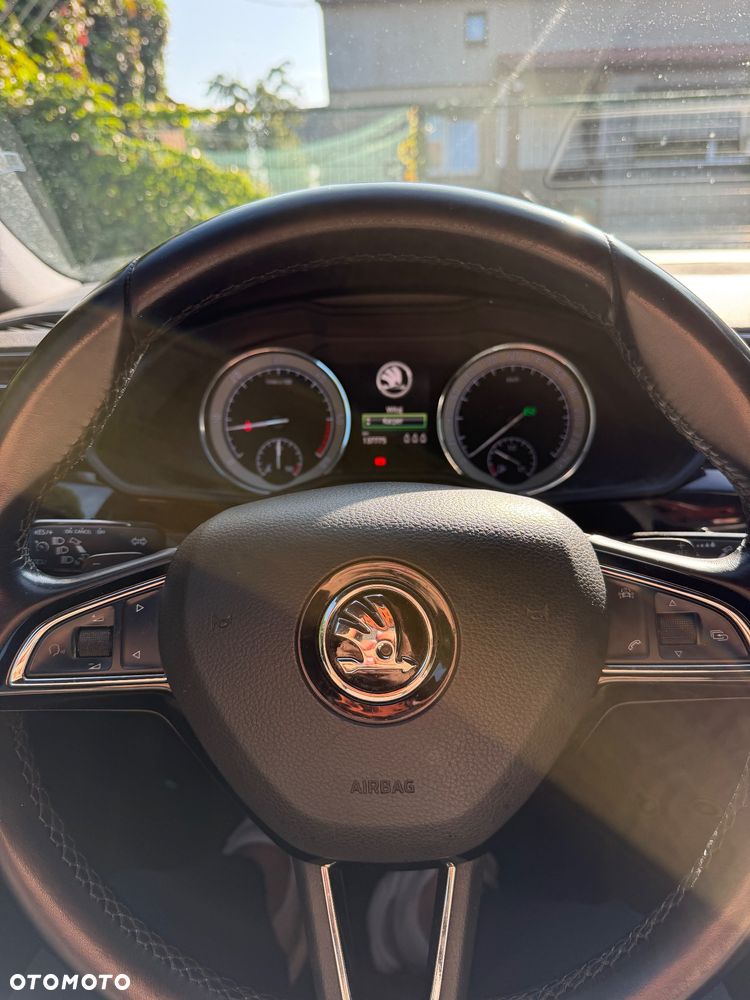 Skoda Superb 2.0 TDI 4x4 L&K DSG - 12