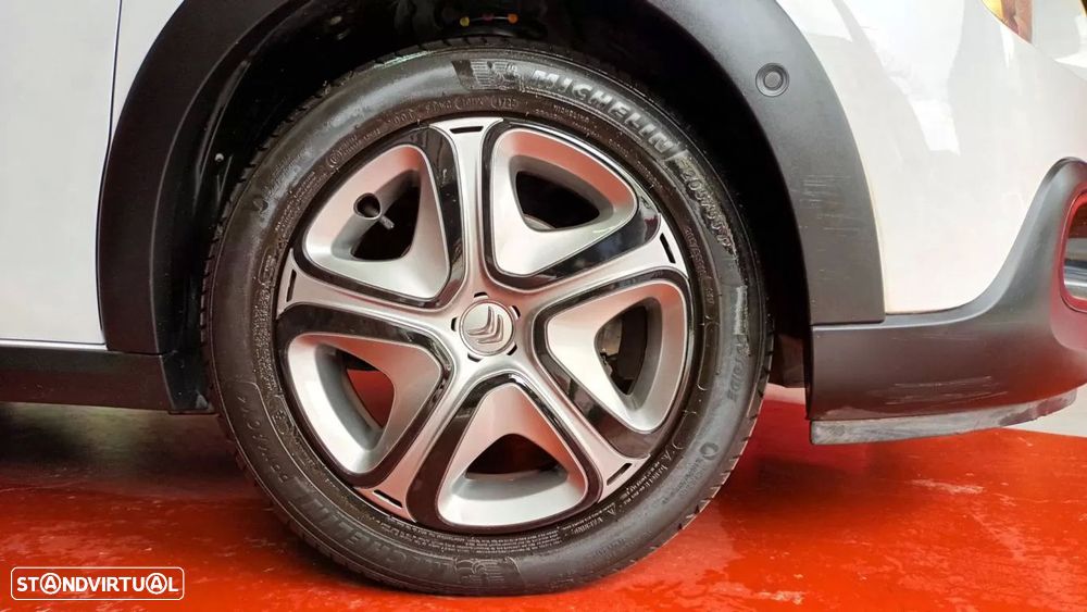 Citroën C3 1.2 PureTech Shine - 20