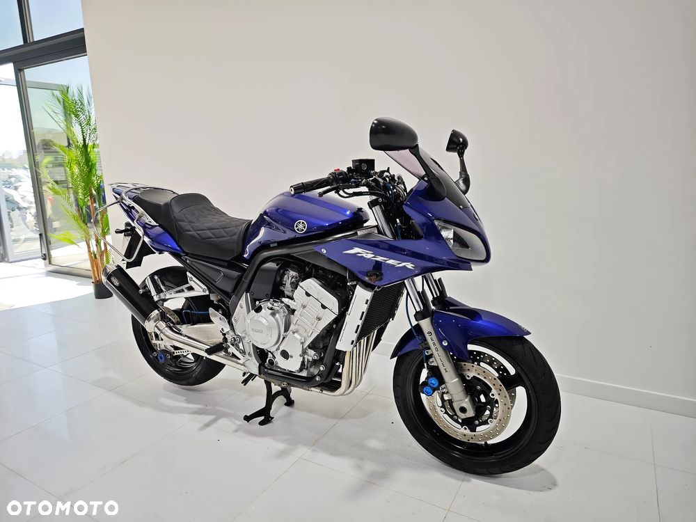 Yamaha FZS - 2