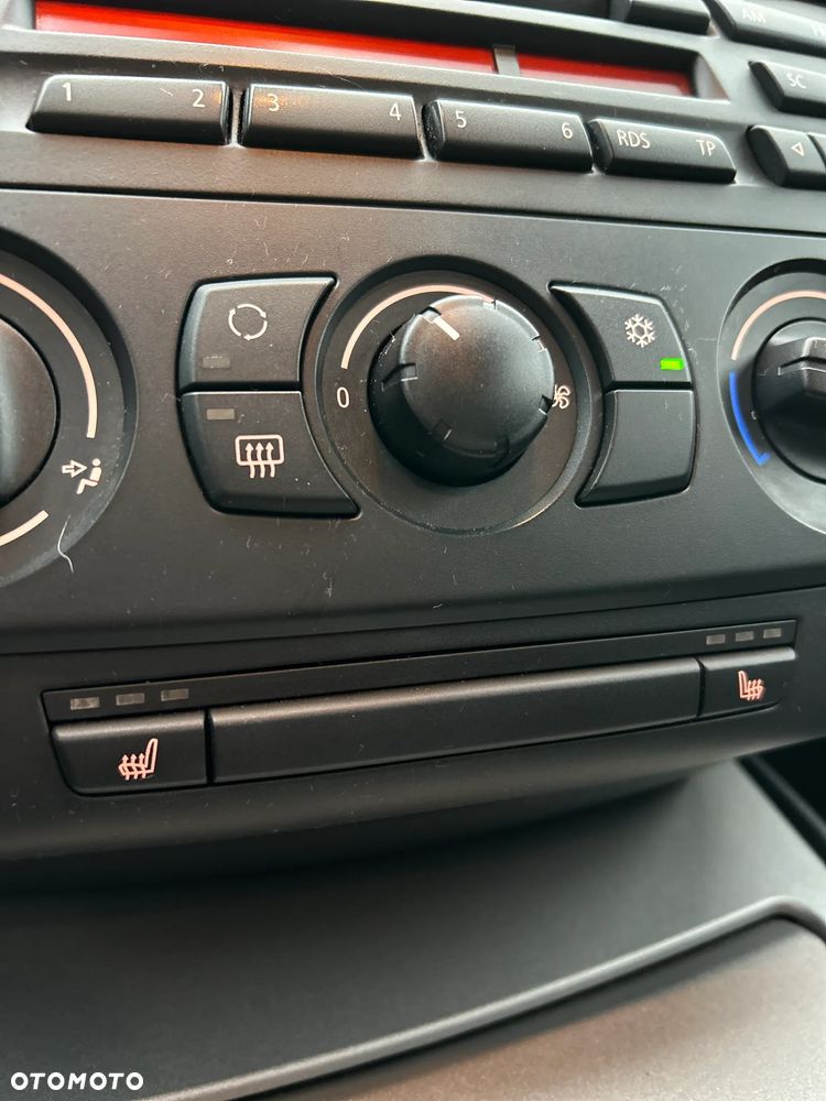 BMW Seria 1 116i - 24