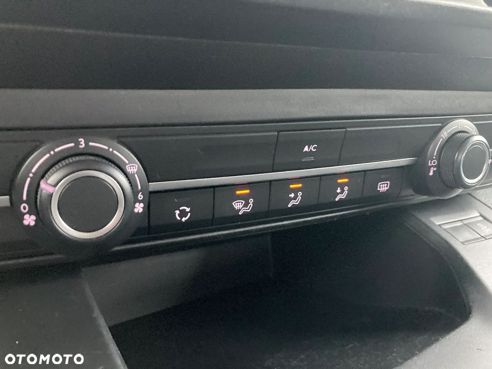 Opel Combo XL 1.2 Turbo Essentia S&S - 11