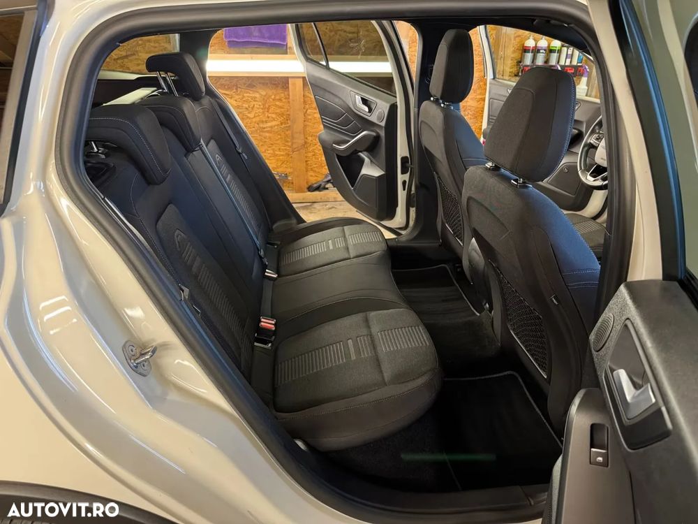 Ford Focus - 17
