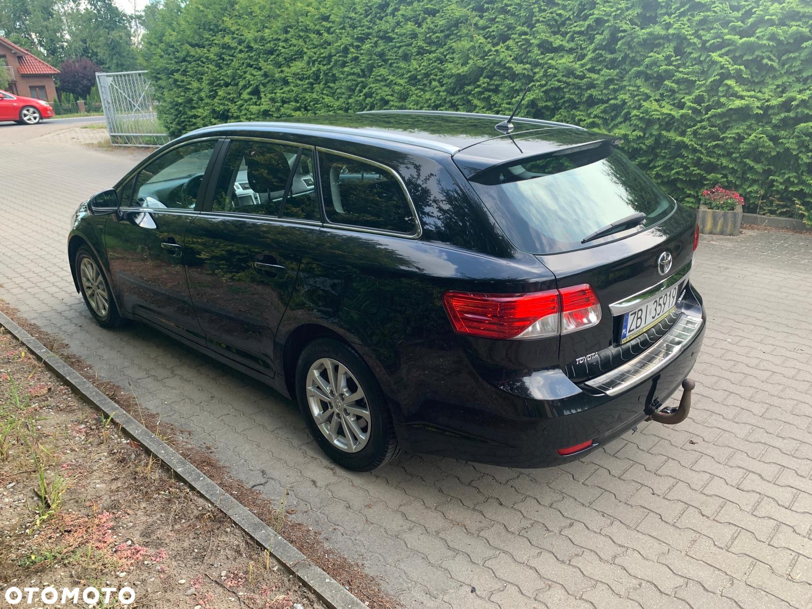 Toyota Avensis - 10