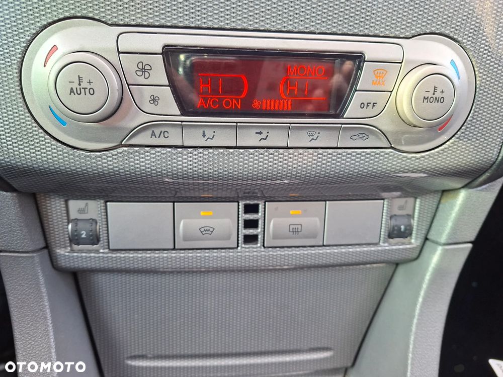 Ford Focus 2.0 16V Titanium - 17