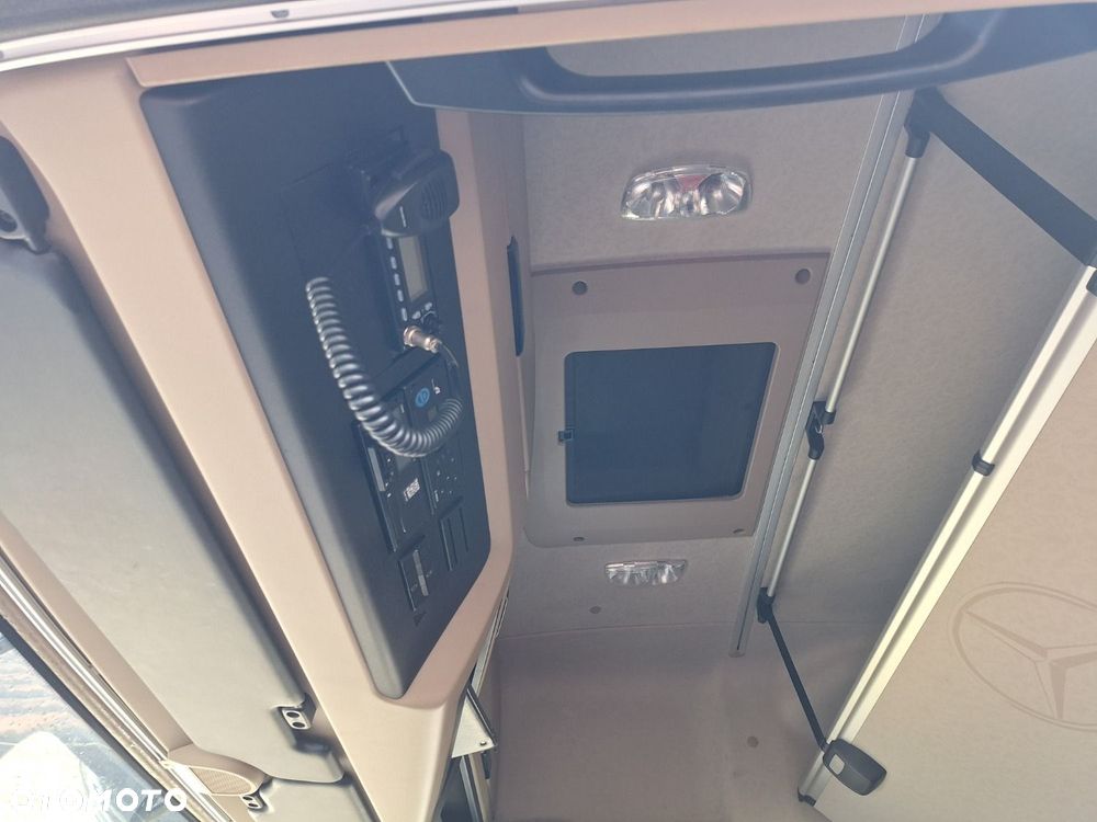 Versalift Actros 1845 - 20