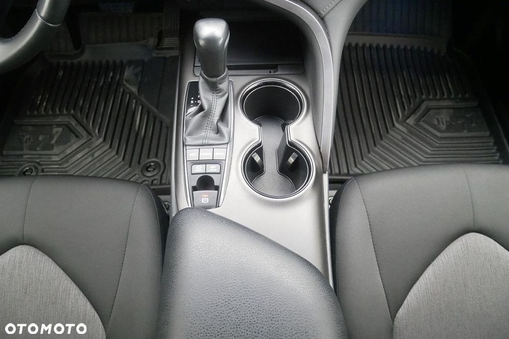 Toyota Camry 2.5 Hybrid Comfort CVT - 11