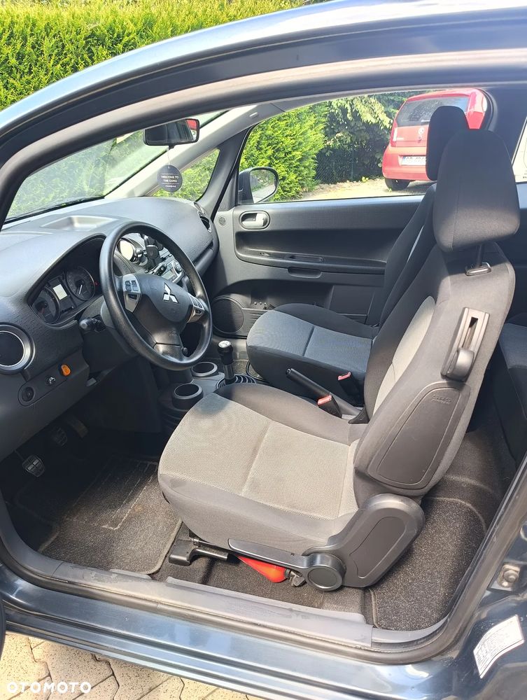 Mitsubishi Colt - 5