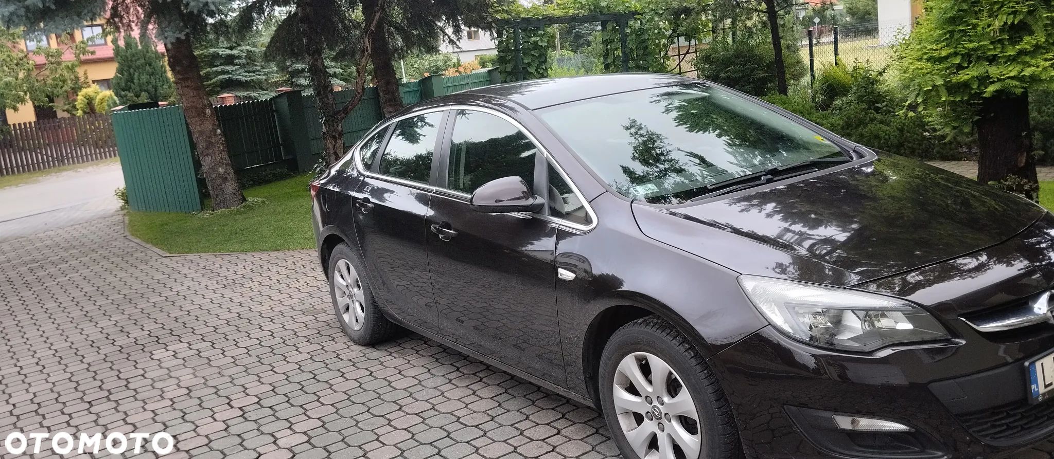 Opel Astra IV 1.4 T Active - 1