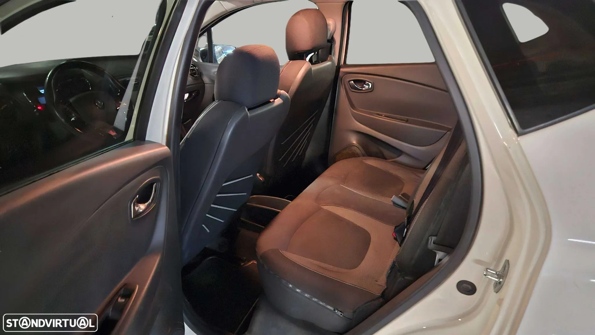 Renault Captur 1.5 dCi Exclusive - 13