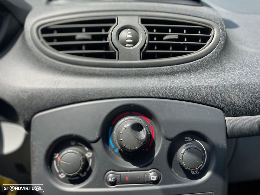 Renault Clio 1.2 16V Dynamique - 12