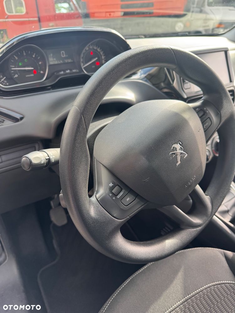 Peugeot 208 - 15