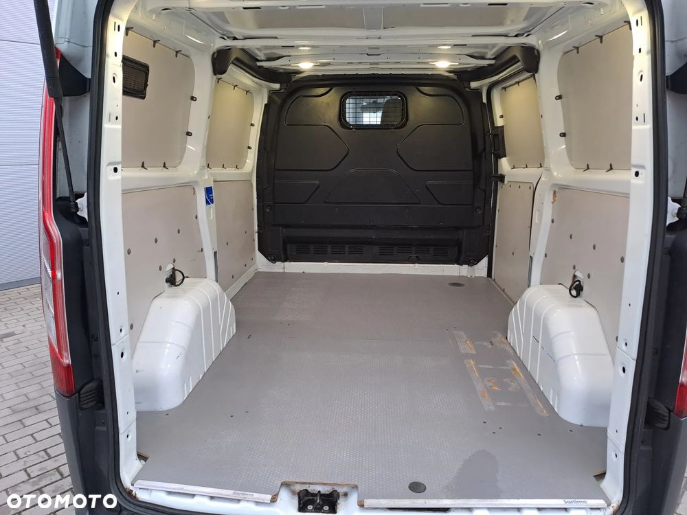 Ford TRANSIT CUSTOM - 21