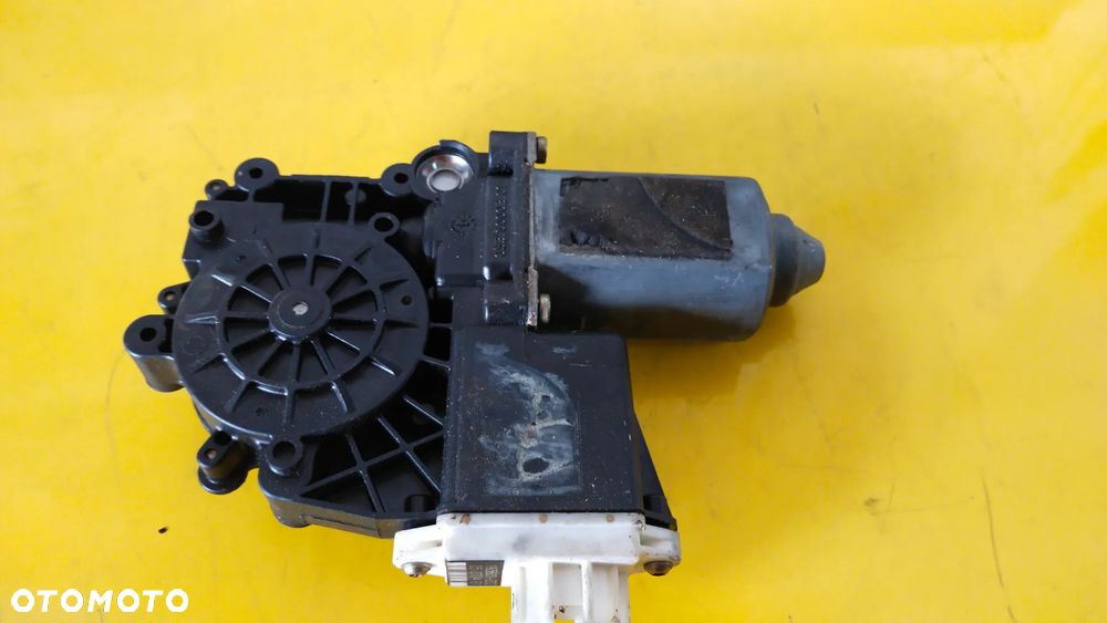 OPEL ASTRA F SILNICZEK PODNOŚNIKA SZYBY DRZWI PRZEDNICH 0536000301 - 2