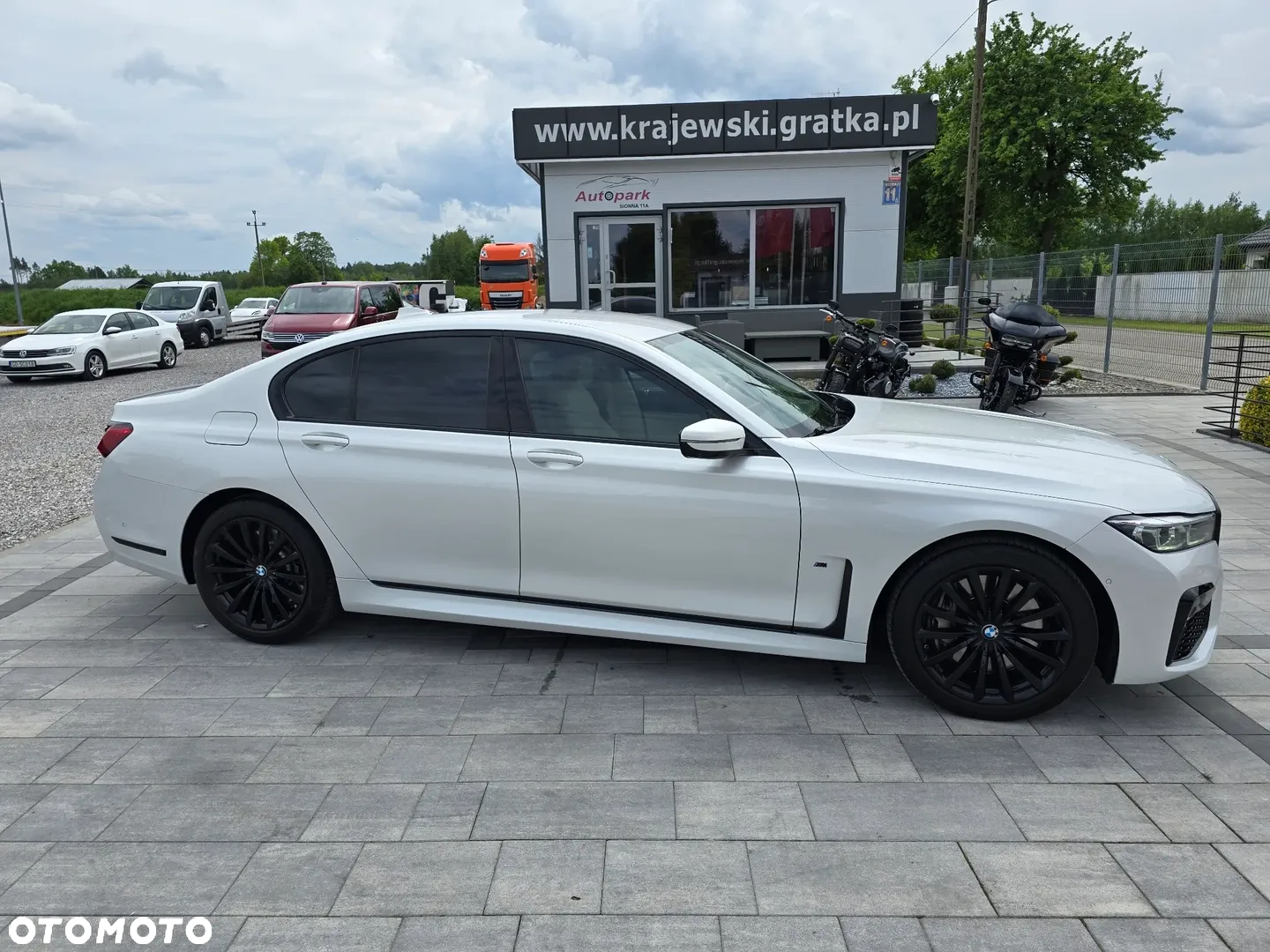 BMW Seria 7 750i xDrive sport - 41