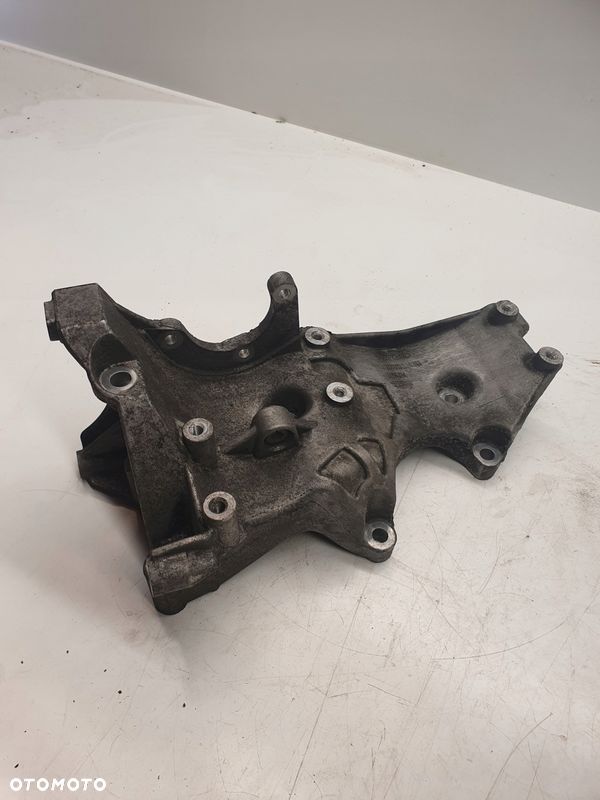 ŁAPA ALTERNATORA AUDI A4 A6 VW 2,0 TFSI 06D903143D - 2