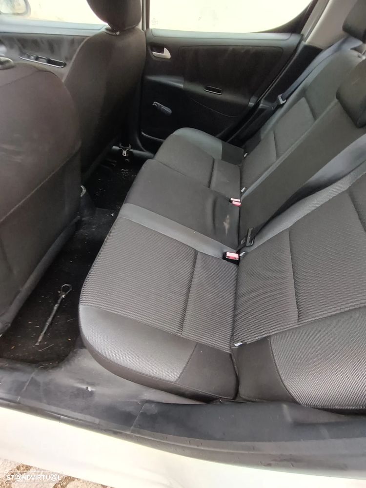 Peugeot 207 1.4 16V Active - 5