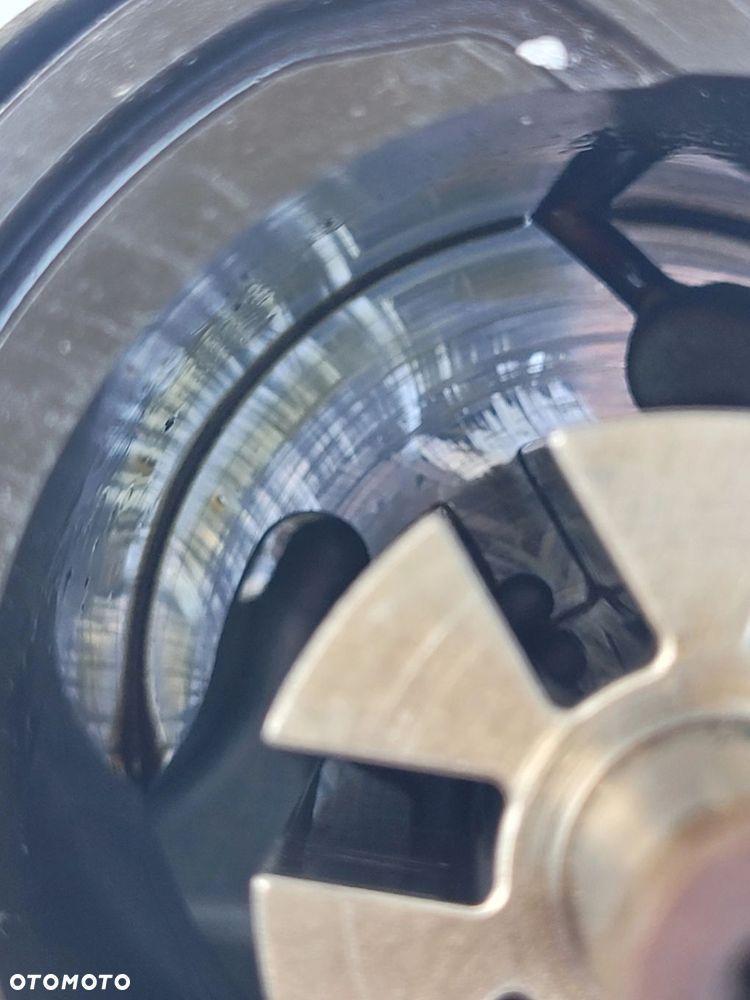 POMPA OLEJU BMW E89 E90 E92 F01 F02 F10 F11 X3 F25 N52B30 N53B30 7573748 - 8