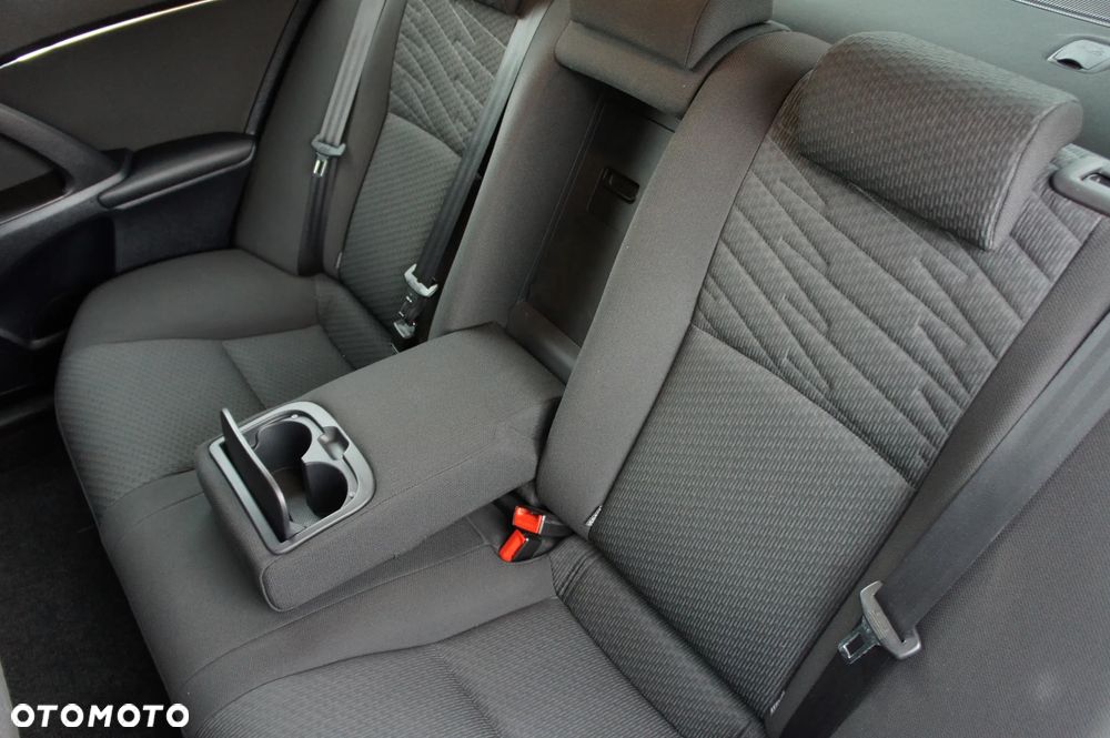 Toyota Avensis 1.8 Comfort - 16