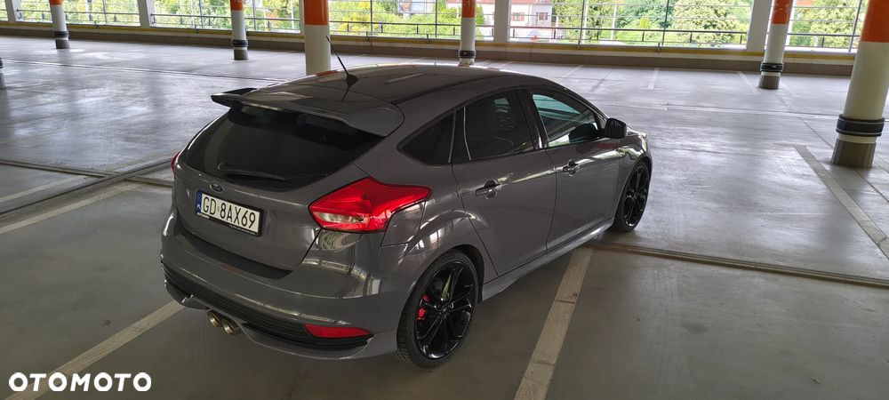 Ford Focus 2.0 TDCi ST-2 - 11