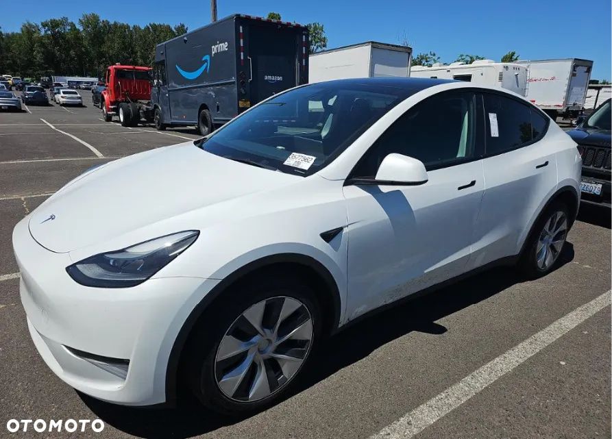 Tesla Model Y Long Range Dual Motor AWD - 2