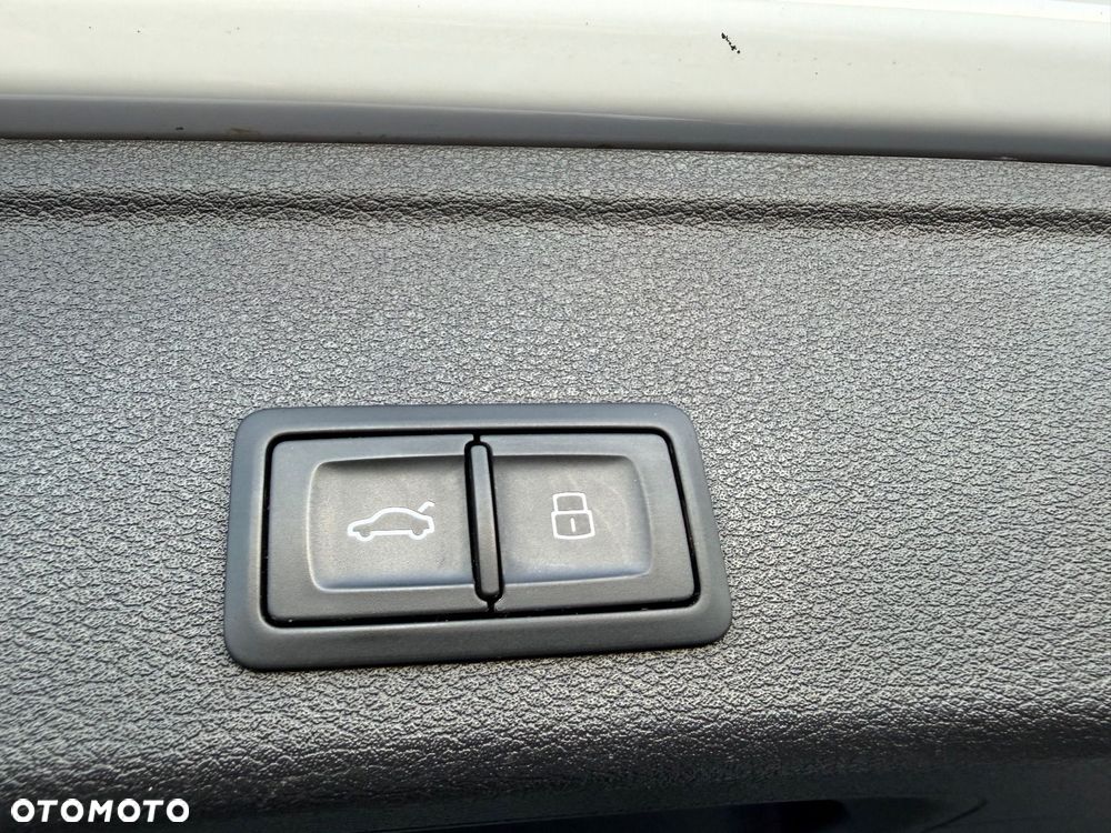 Audi A4 Avant 2.0 TDI S tronic sport - 32