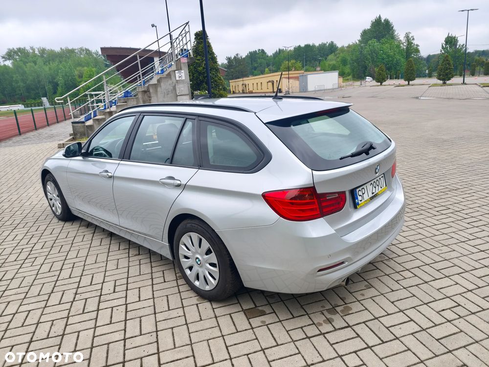 BMW Seria 3 318d - 9