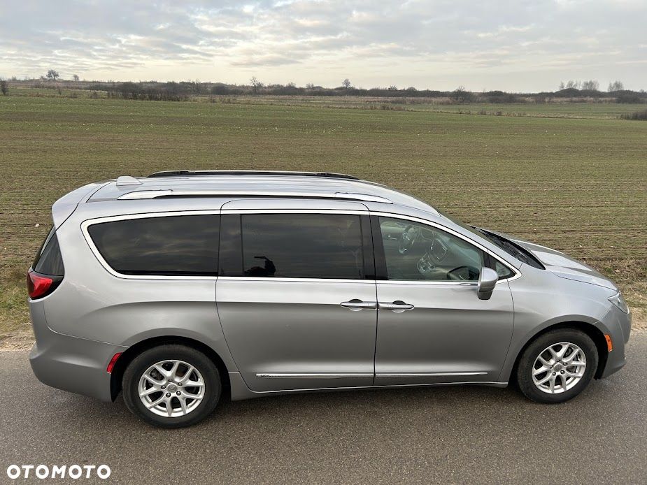 Chrysler Pacifica - 14