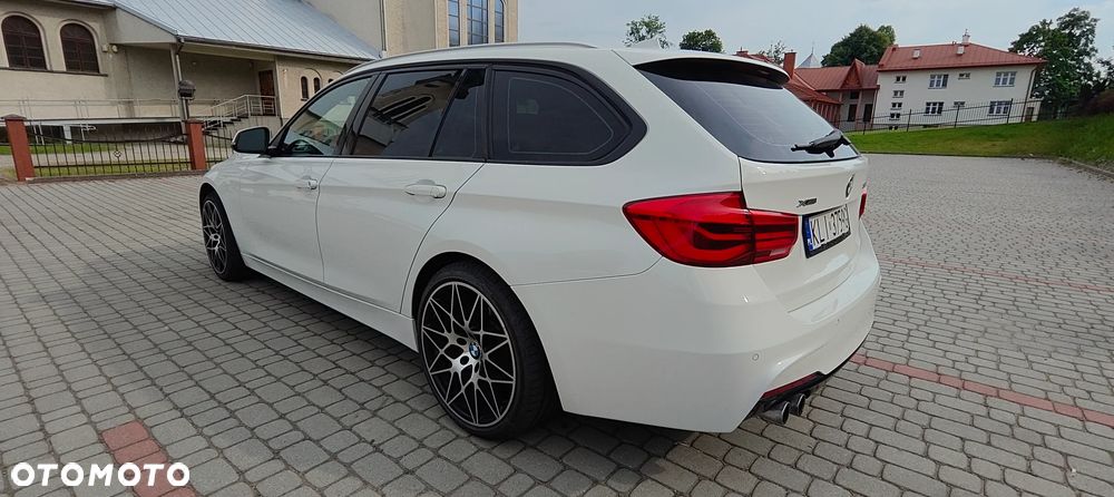 BMW Seria 3 330i xDrive Edition Luxury Line Purity - 9
