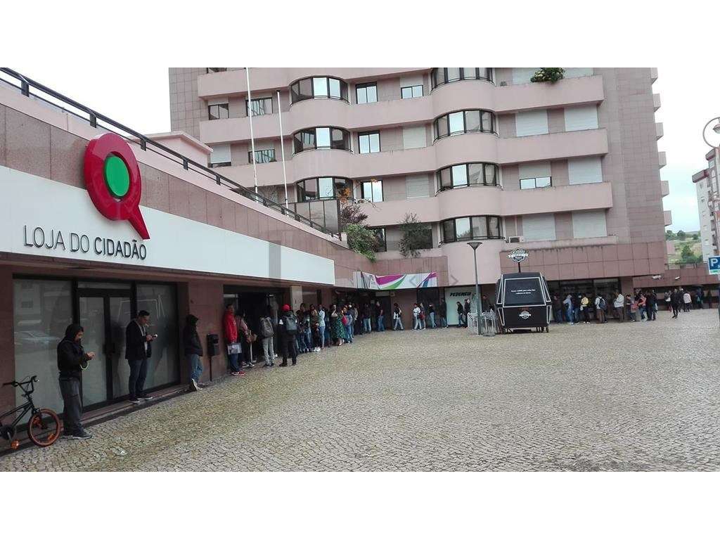 Prédio / Clínica para Venda nas Laranjeiras, Lisboa - Grande imagem: 3/4