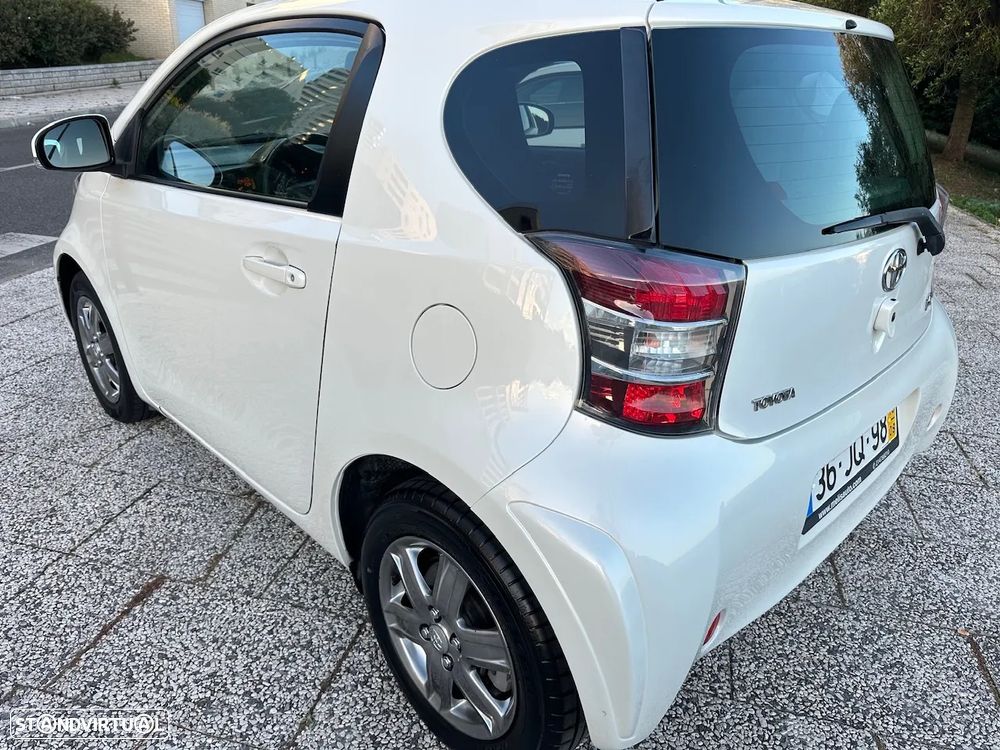 Toyota iQ 1.4 D-4D - 16